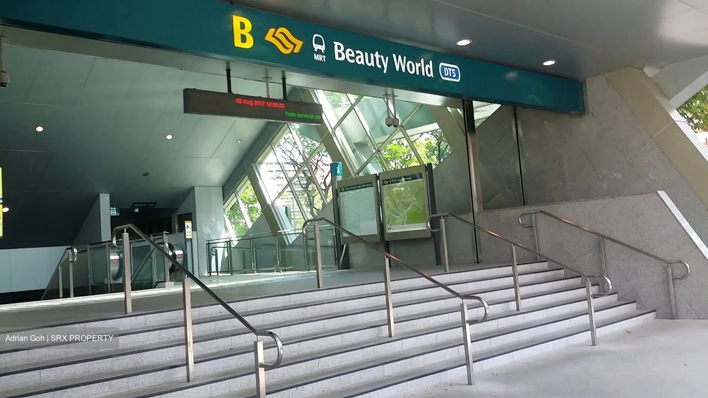 Jalan Naga Sari (D11), Semi-Detached #500171811